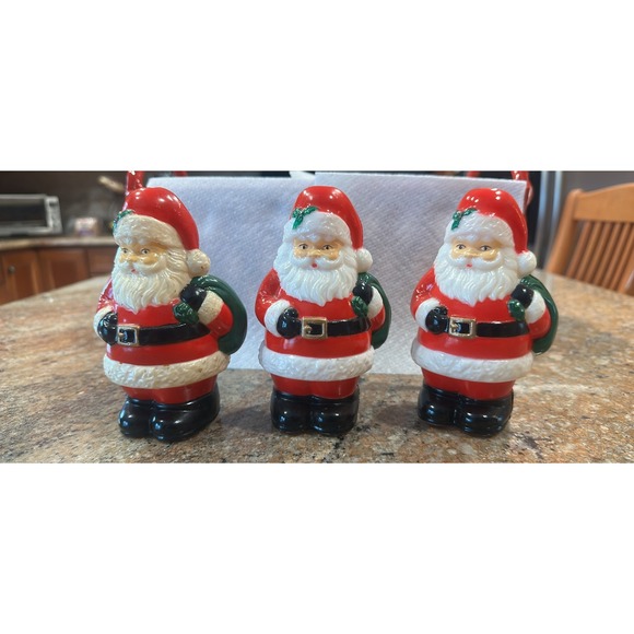 Other - Vintage Plastic Christmas Santa's Lot of 3 Made in China